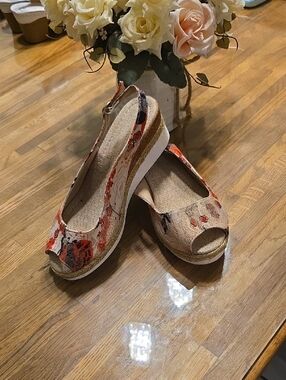 Floral Peep-Toe Espadrille Wedges in Beige and Orange